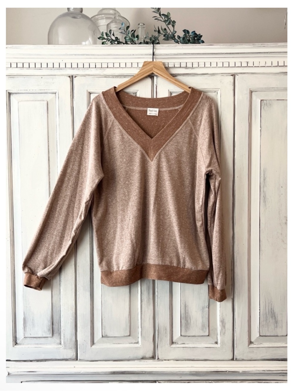 NWT PEACH LOVE Long Sleeve V-Neck Comfy Top in Latte LARGE